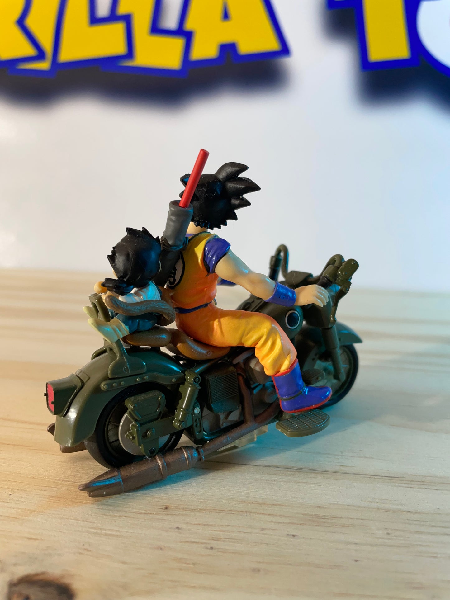 SON GOKU & SON GOHAN MOTORCYCLE RIDING - Gashapon - Dragon Ball Z