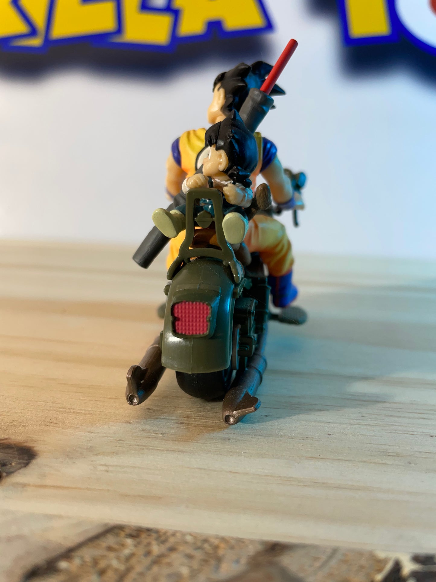 SON GOKU & SON GOHAN MOTORCYCLE RIDING - Gashapon - Dragon Ball Z