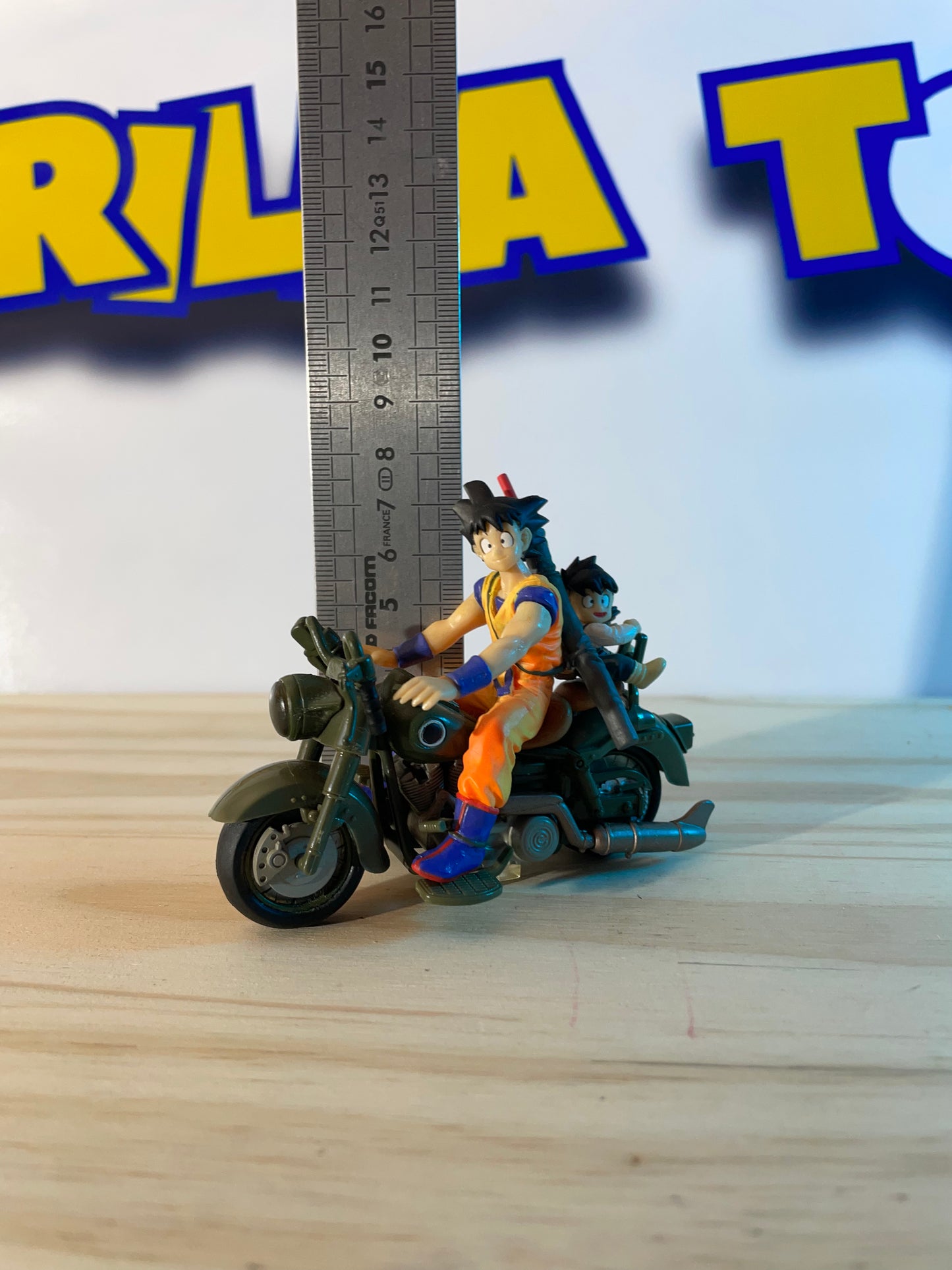 SON GOKU & SON GOHAN MOTORCYCLE RIDING - Gashapon - Dragon Ball Z