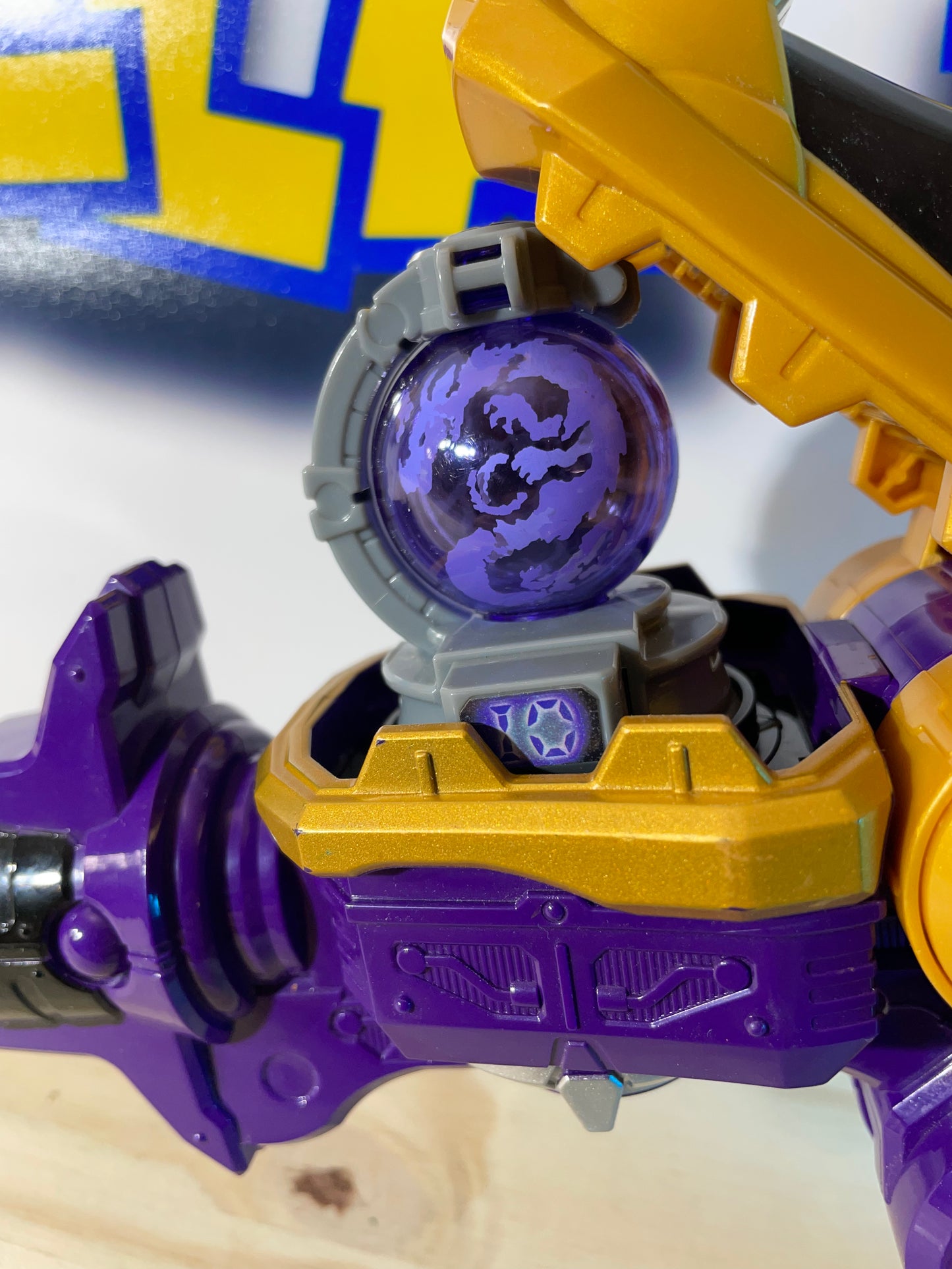 UCHU SENTAI KYURANGER DX BITING MORPHER GUN RYUTSUEIDER & RYU KYUTAMA - Power Rangers