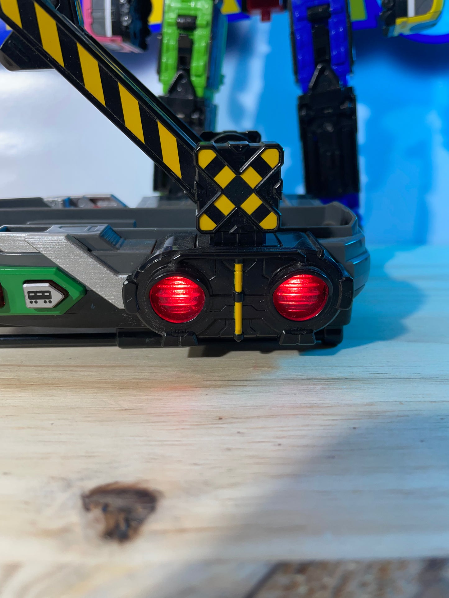 ToQger DX ToQ-Oh RESSHA TRAIN MEGAZORD + CHANGER - Power Rangers