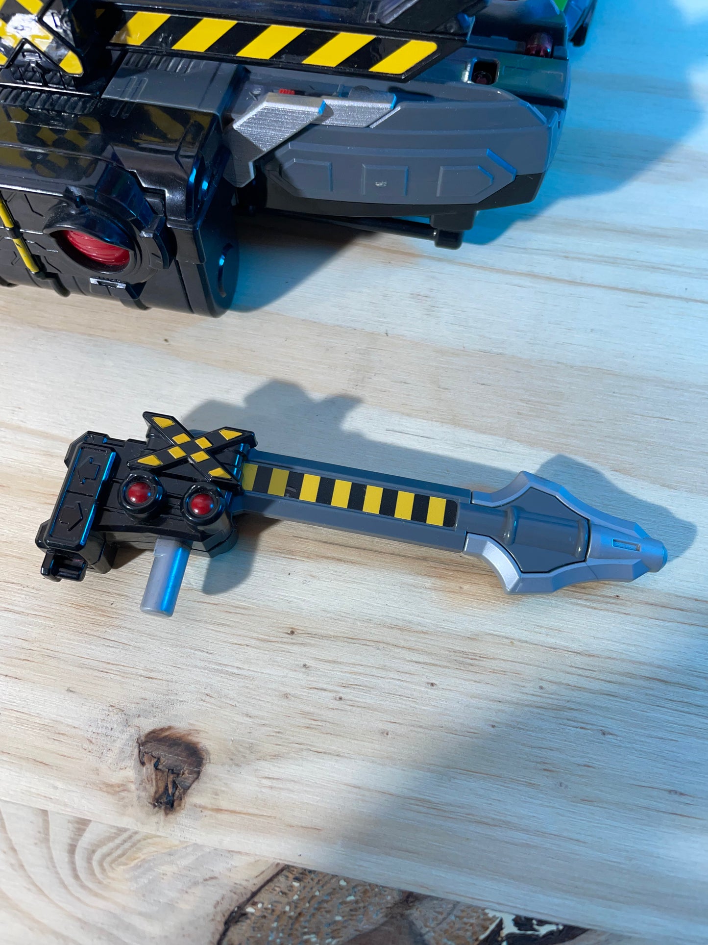 ToQger DX ToQ-Oh RESSHA TRAIN MEGAZORD + CHANGER - Power Rangers