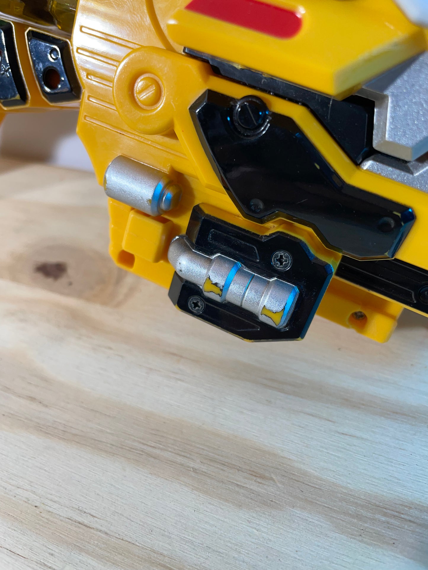 KYORYUGER DX T-REX GABURIVOLVER + 2x DINO CHARGE / ENERGEM - Power Rangers