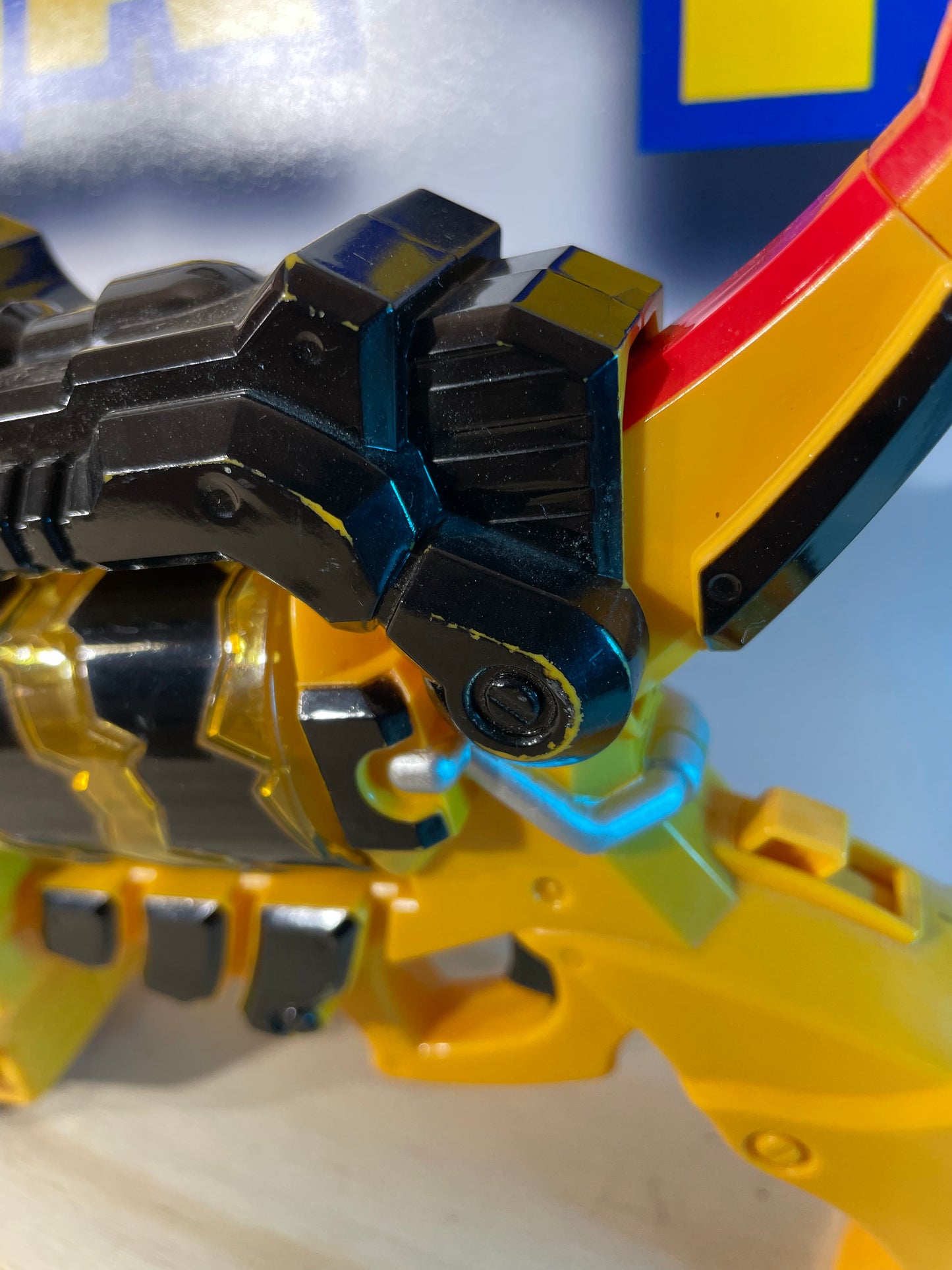 KYORYUGER DX T-REX GABURIVOLVER + 2x DINO CHARGE / ENERGEM - Power Rangers