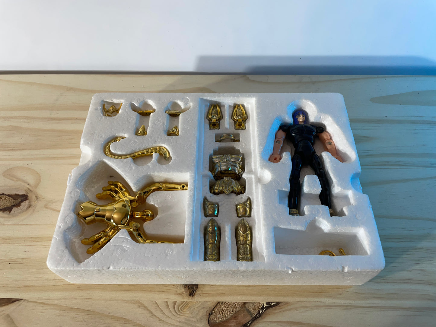MILO - Chevalier d'or du scorpion (Saint Seiya)