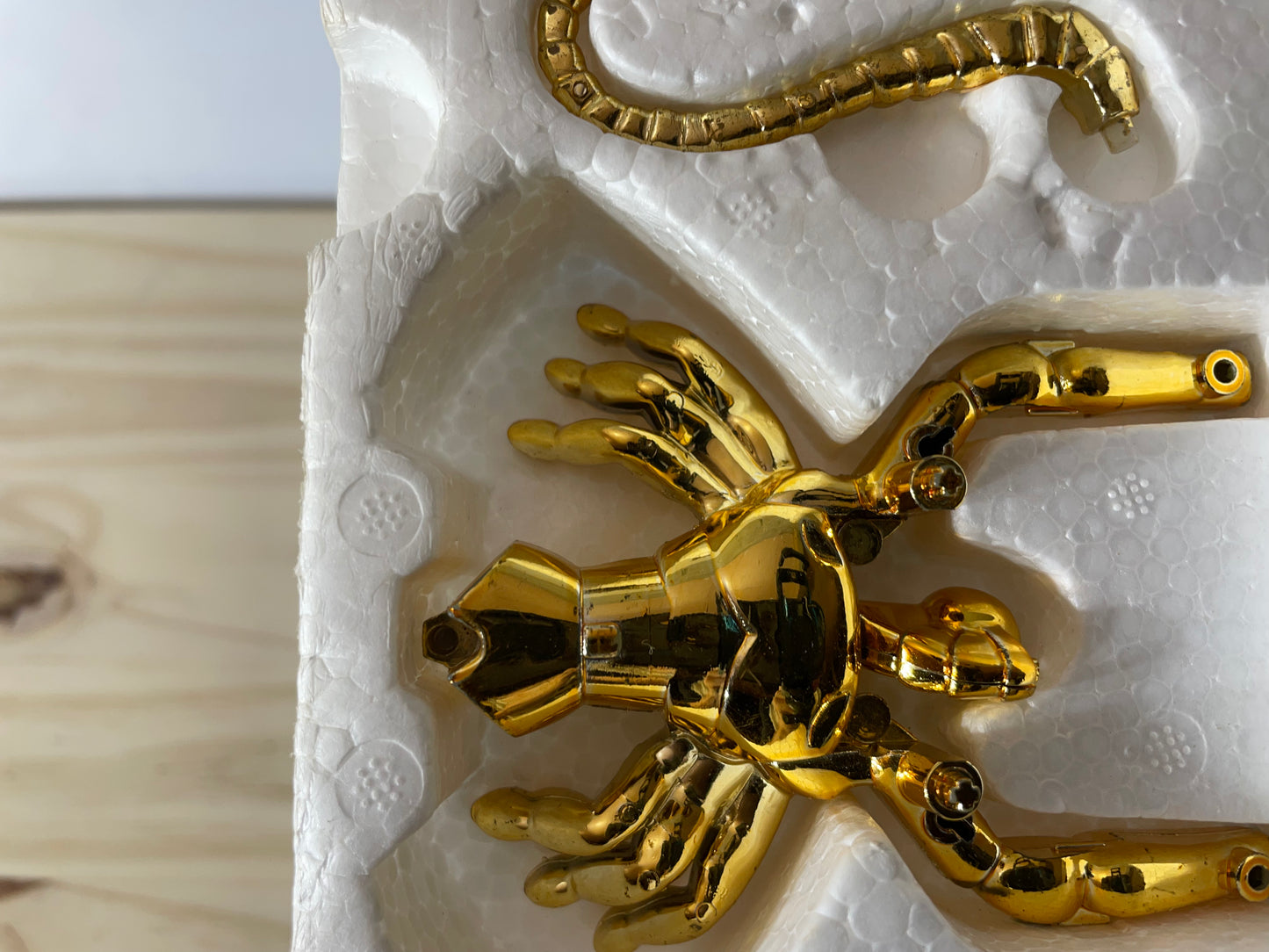 MILO - Chevalier d'or du scorpion (Saint Seiya)