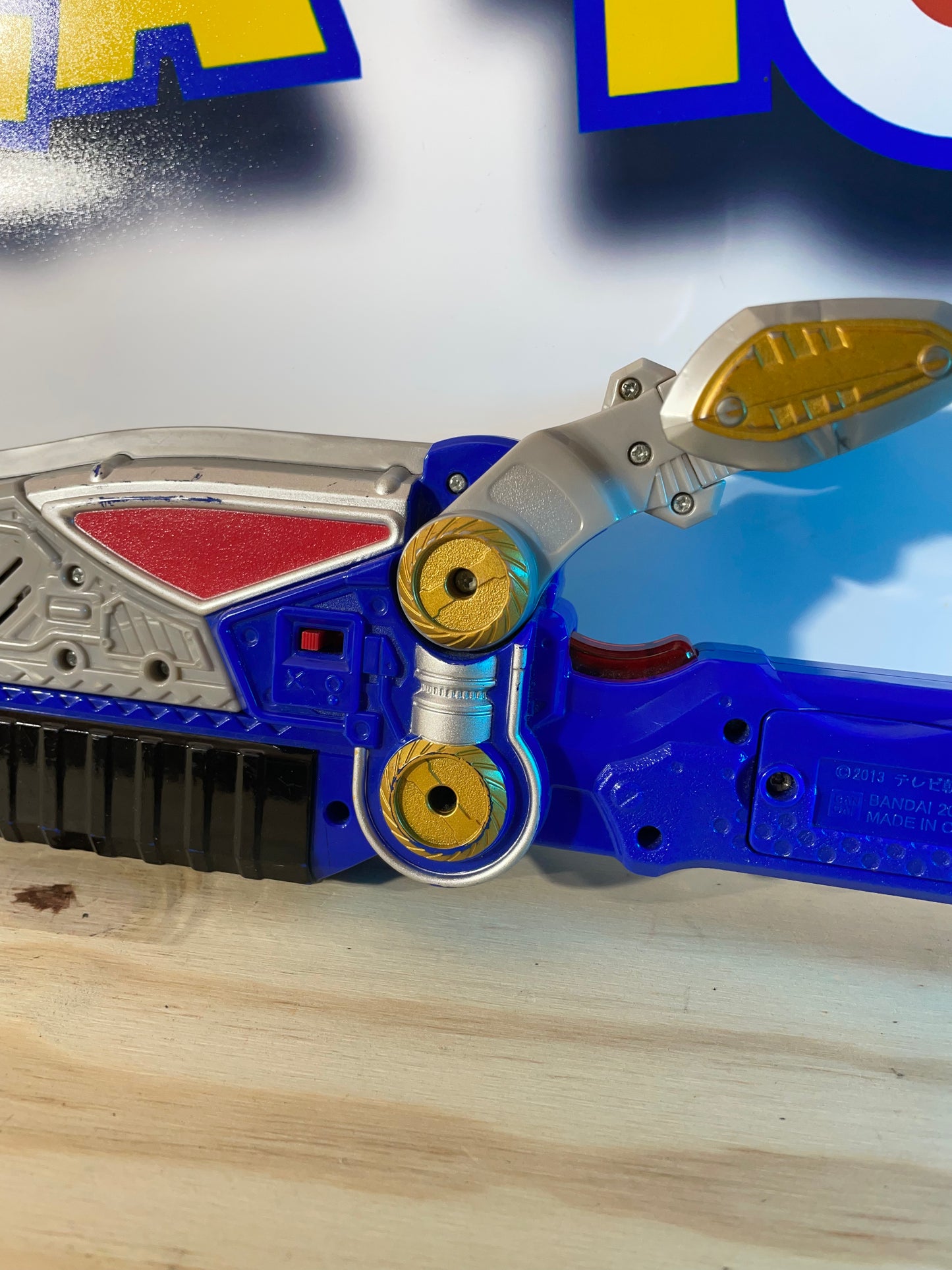 DX ZANDER THUNDER PTERA GOLD SABER - Dino Charge Kyoryuger - Power Rangers