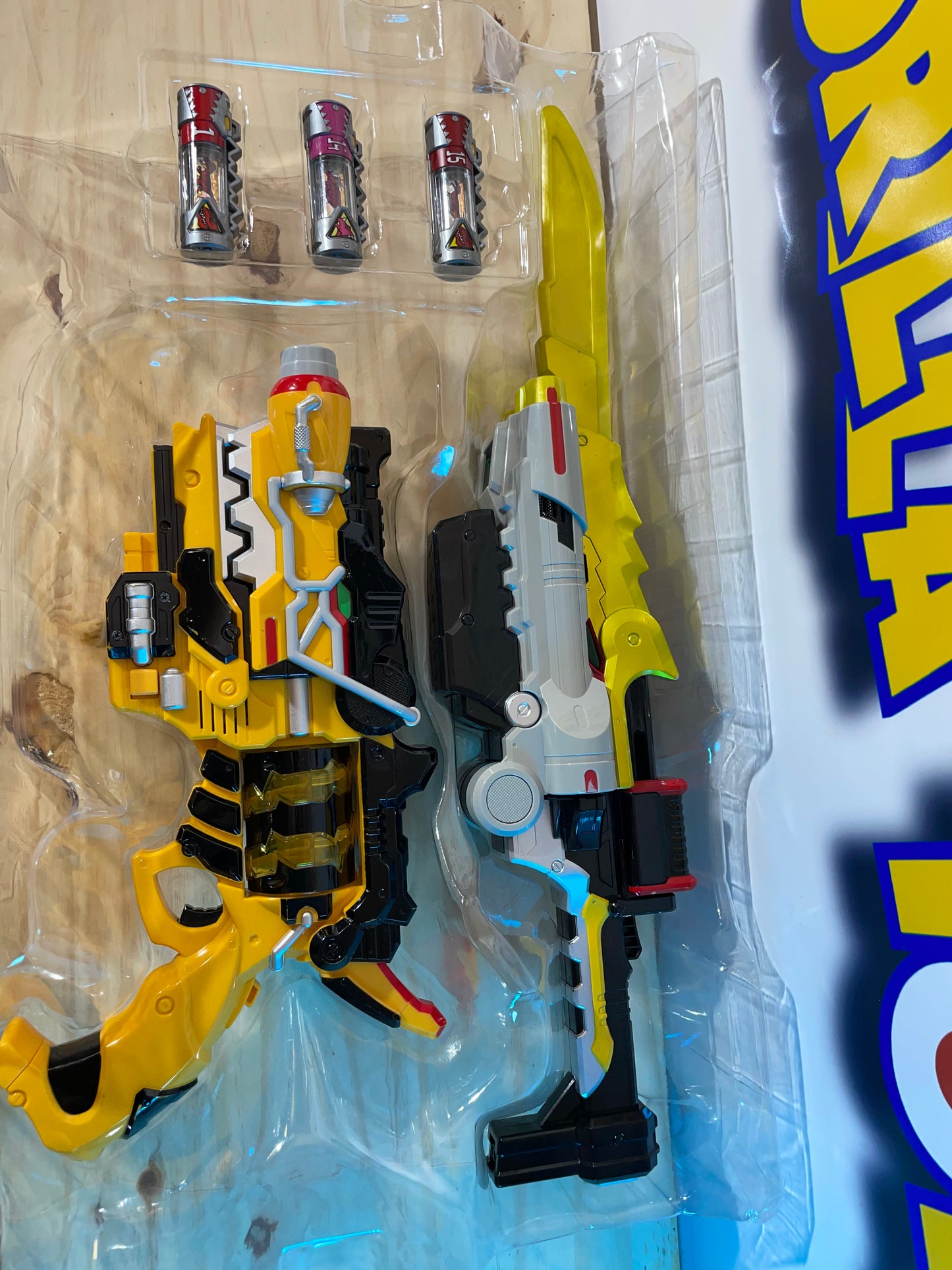 Kyoryuger DX T-Rex Gaburivolver & Dino Charge Gabrialibur Saber Morpher - Power Rangers