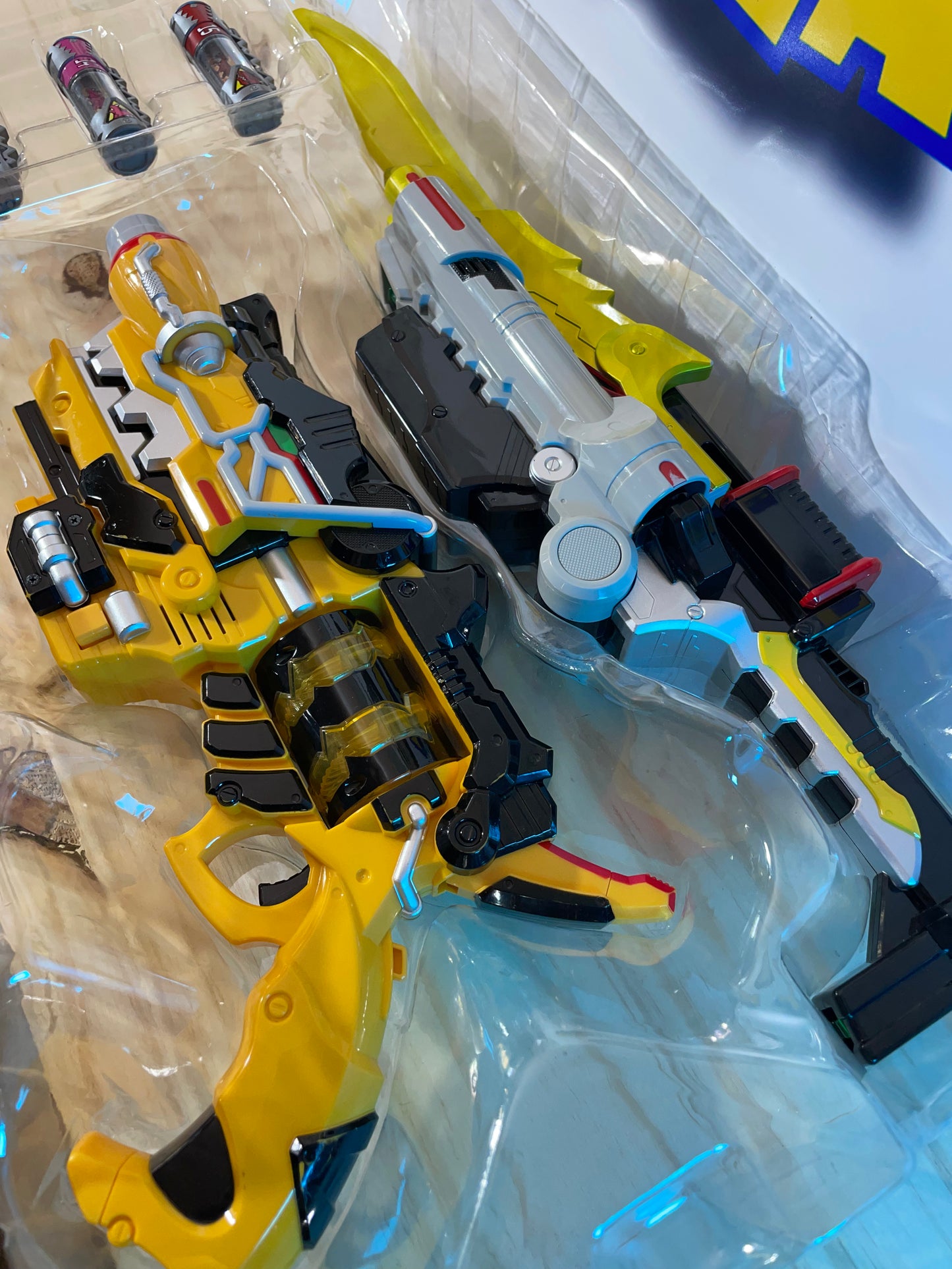 Kyoryuger DX T-Rex Gaburivolver & Dino Charge Gabrialibur Saber Morpher - Power Rangers