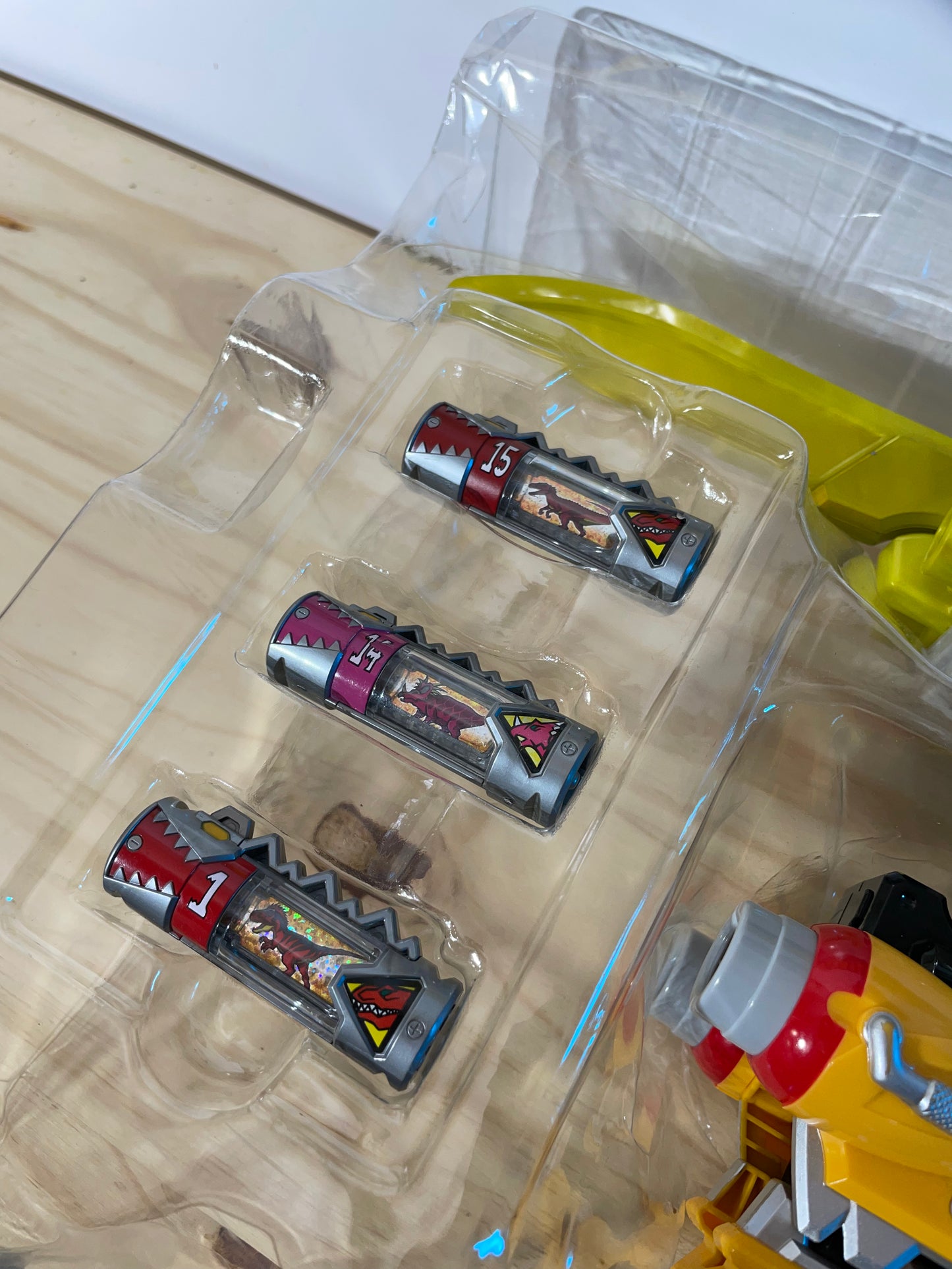 Kyoryuger DX T-Rex Gaburivolver & Dino Charge Gabrialibur Saber Morpher - Power Rangers
