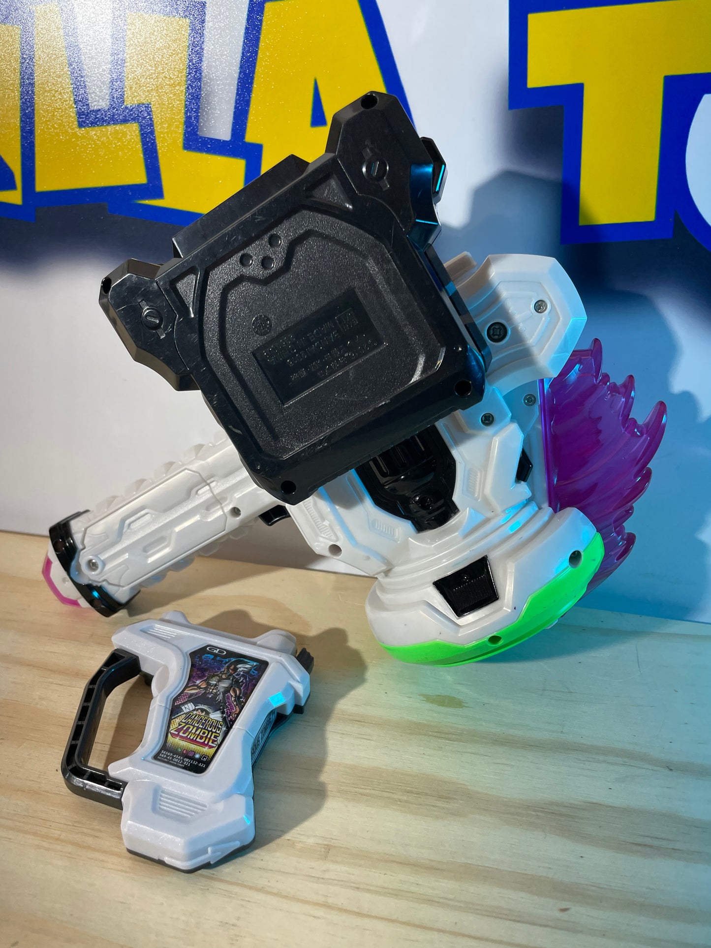 EX-AID DX GASHACON BREAKER - Masked Kamen Rider