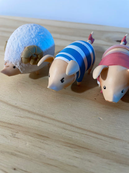LOT 5 POOGIE PIG FIGURES - Monster Hunter