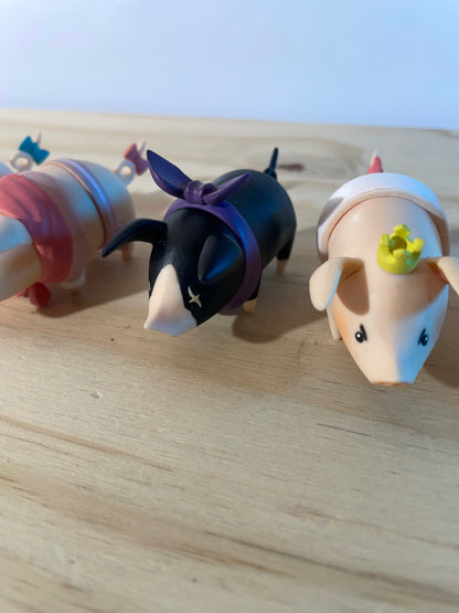 LOT 5 POOGIE PIG FIGURES (secret pig) - Monster Hunter