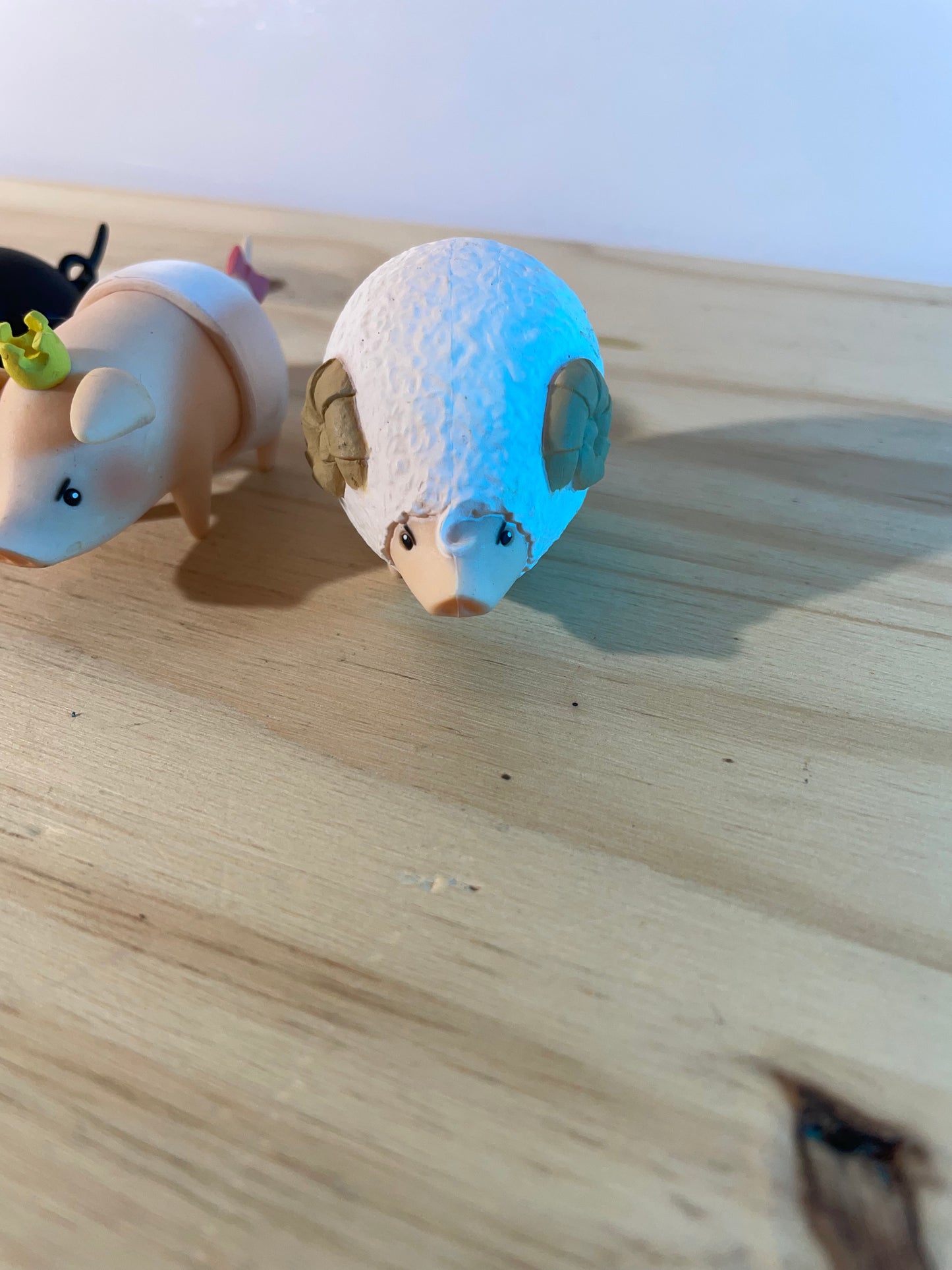 LOT 5 POOGIE PIG FIGURES (secret pig) - Monster Hunter