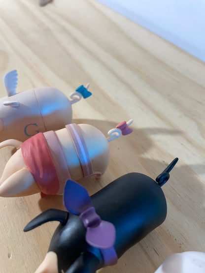 LOT 5 POOGIE PIG FIGURES (secret pig) - Monster Hunter
