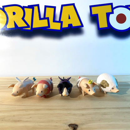 LOT 5 POOGIE PIG FIGURES (secret pig) - Monster Hunter