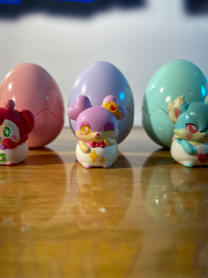 LOT 5 EGGS - Cocotoma Series Figures