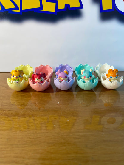 LOT 5 EGGS - Cocotoma Series Figures