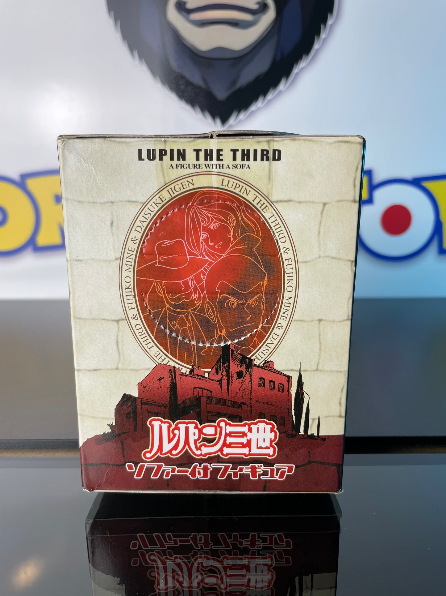DAISUKE JIGEN - A Figure With Sofa - Lupin The 3rd
