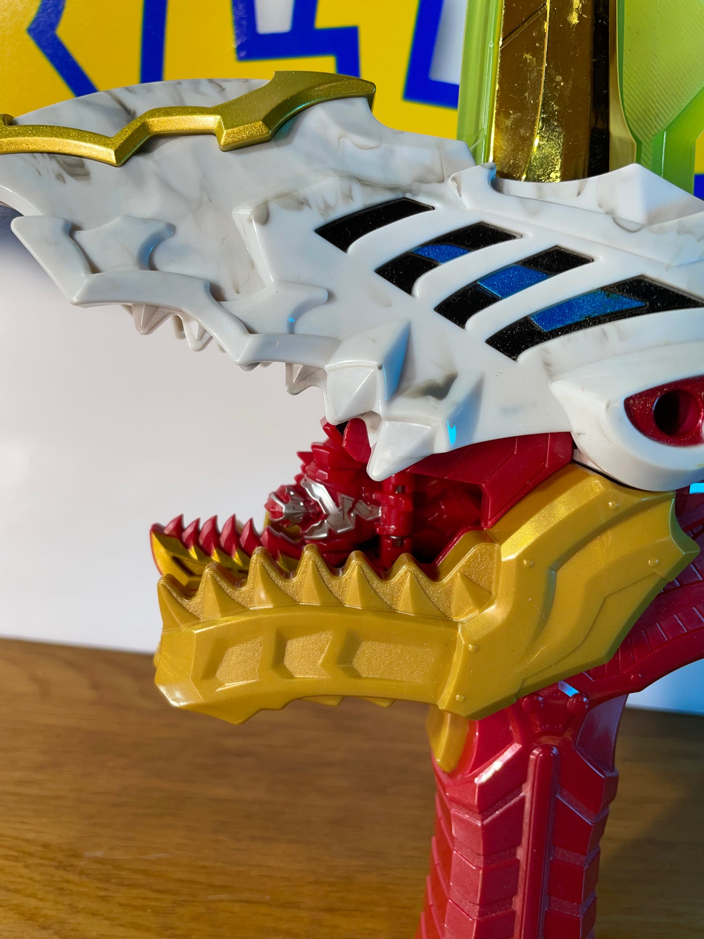 DINO FURY DX RYUSOUL CALIBUR - Sentai Ryusoul Ken Saber Morpher + Key - Power Rangers