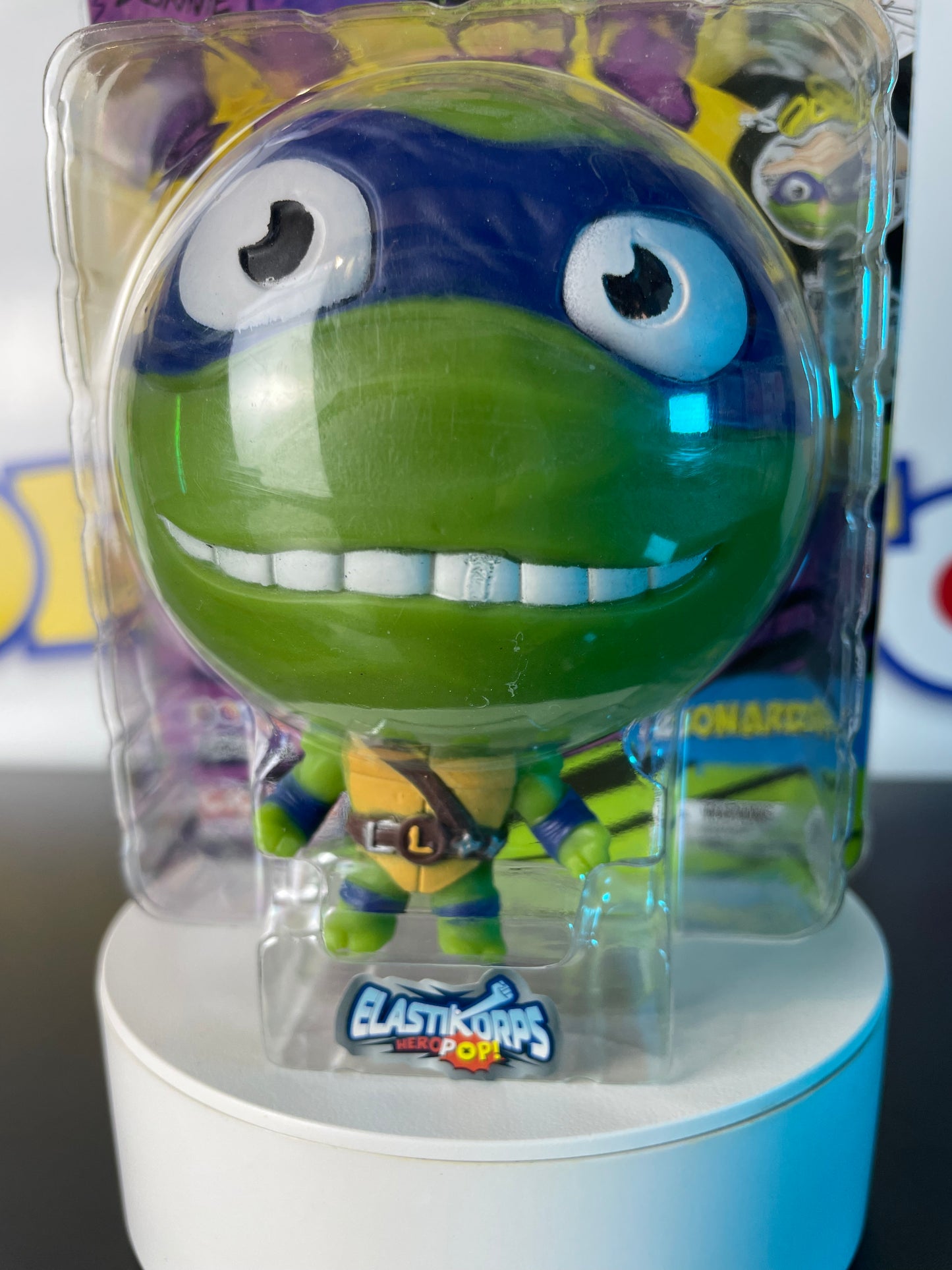 LEONARDO - Elastikorps Figure - Wave 1 - Mutant Mayhem - Teenage Mutant Ninja Turtles