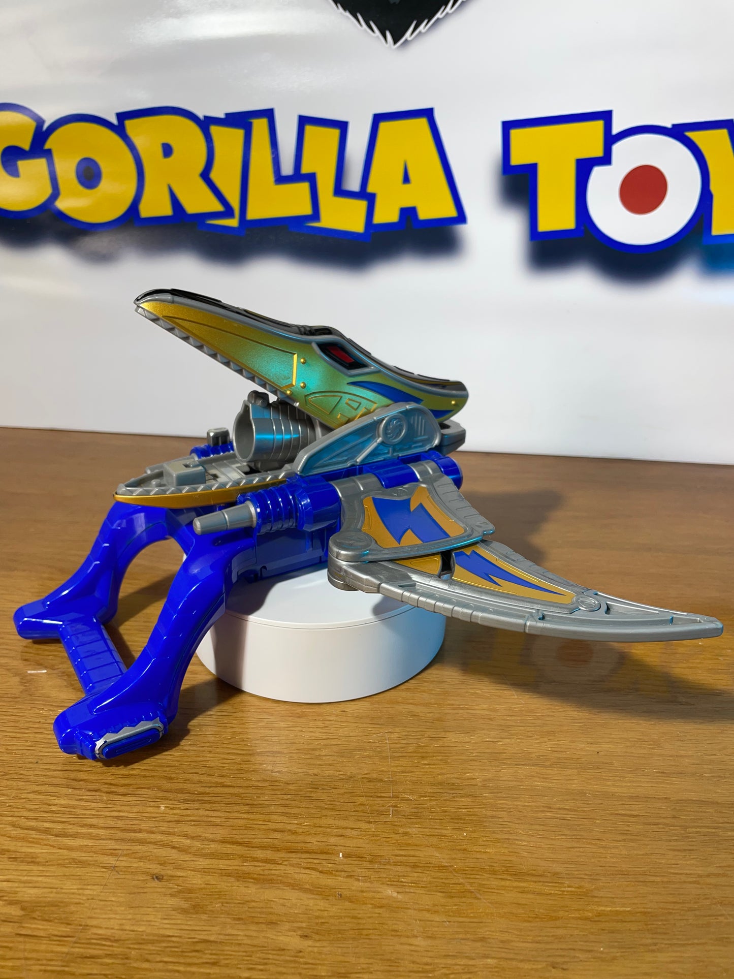 DX ZANDER THUNDER PTERA GOLD SHIELD - Dino Charge Kyoryuger - Power Rangers