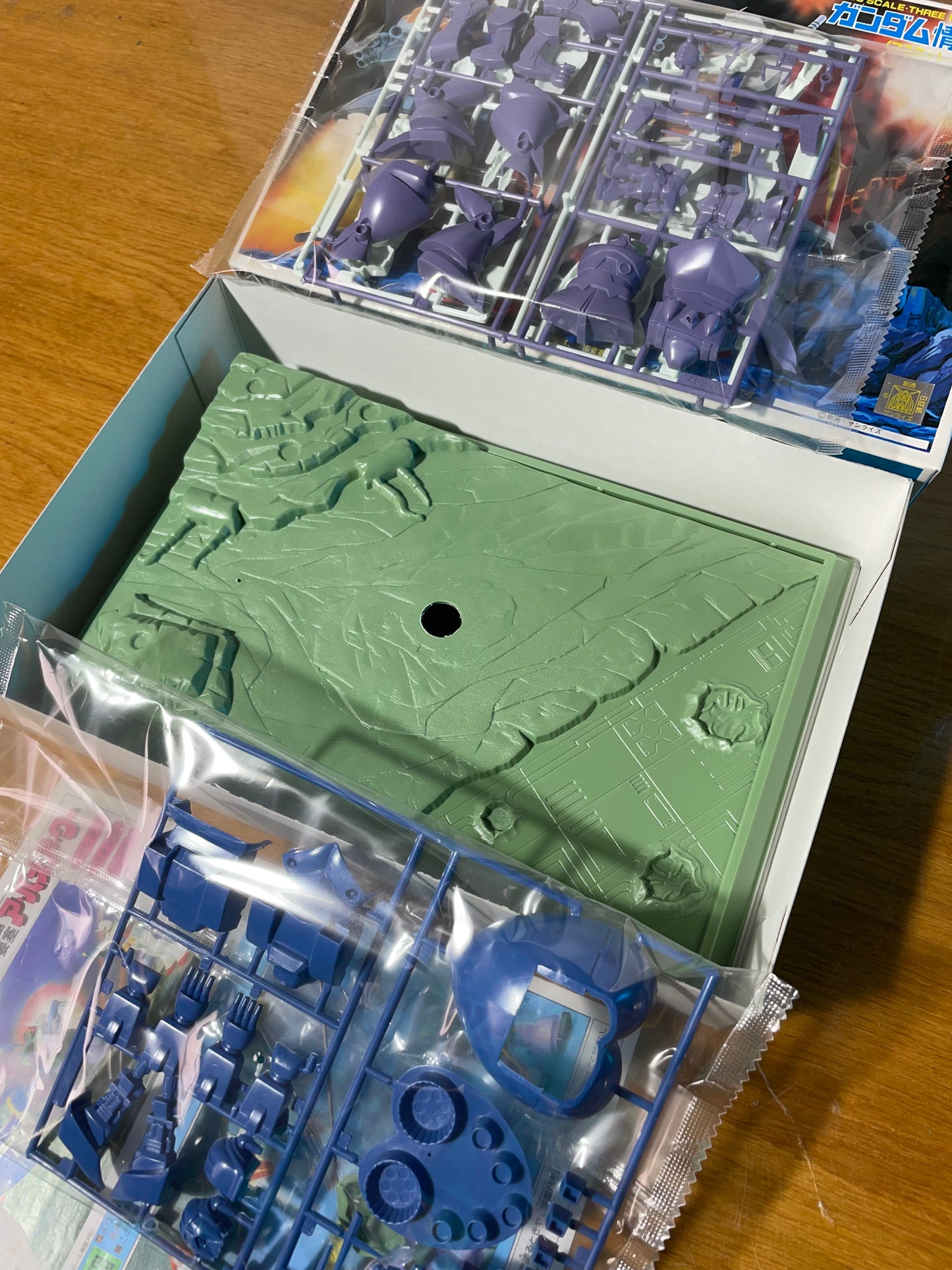 GUNDAM DIORAMA - Type D - 1/250 Scale - Old Model Kit Gunpla - Mobile Suit Gundam