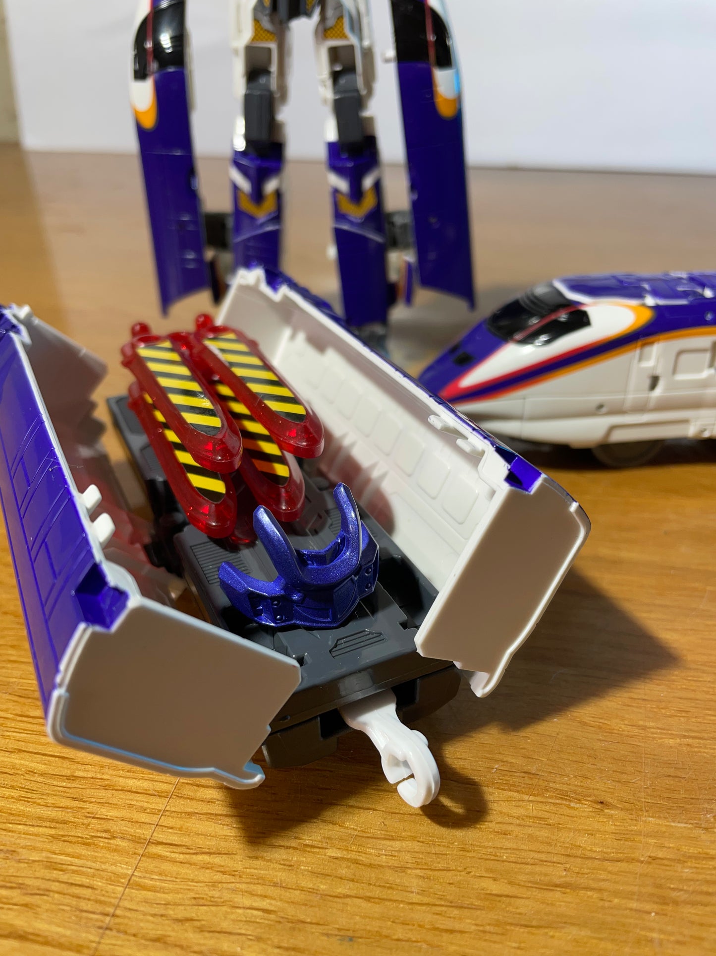 TSUBASA DXS 04 - Shinkalion E5 - Plarail Shinkansen - Henkei Robo