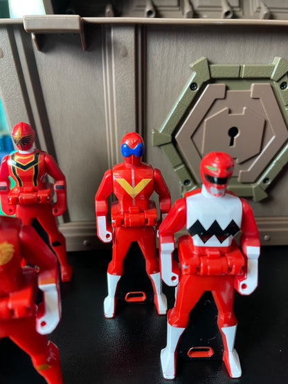 TREASURE BOX & RANGER KEYS - Super Megaforce Gokaiger - Power Rangers
