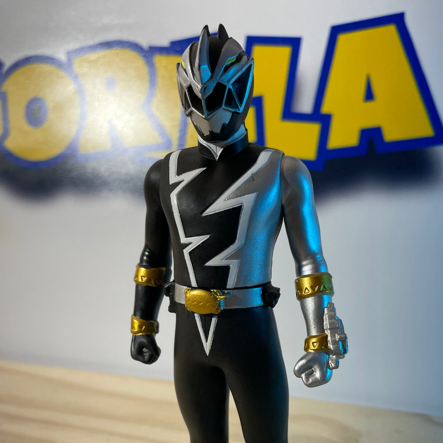 FIGURINE DINO FURY BLACK - Uchu Sentai - Power Rangers